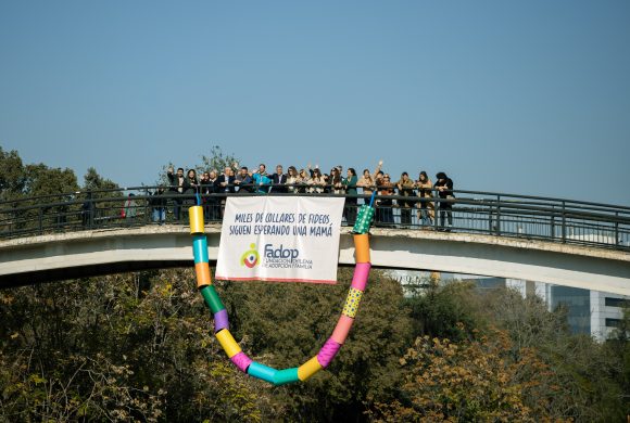 Un collar de fideos gigante recorre Providencia
